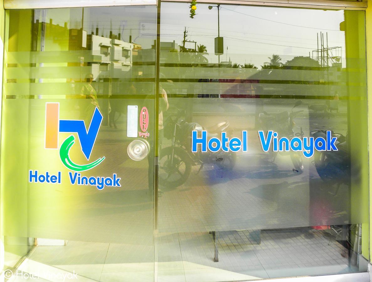 Hotel Vinayak Māldah Exterior photo
